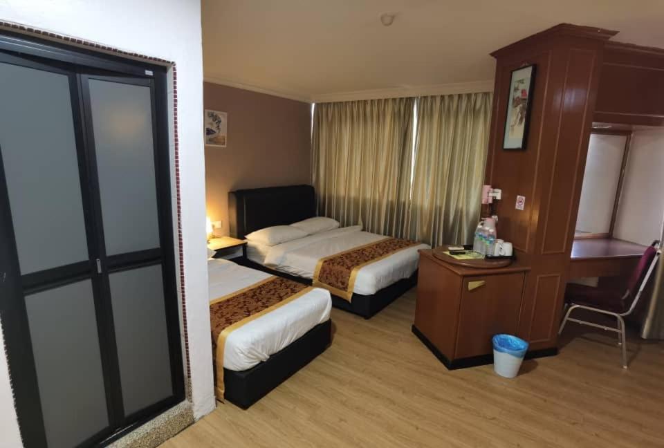 Hotel Ching Hua Segamat Bagian luar foto