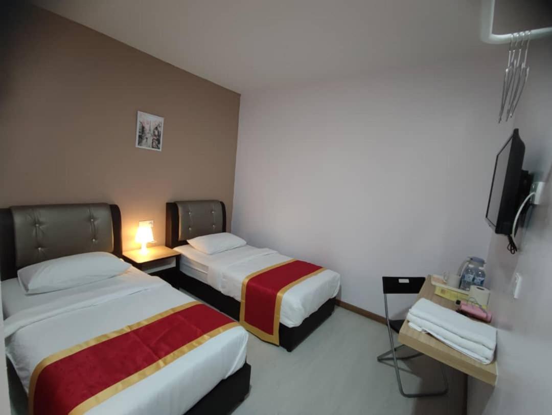 Hotel Ching Hua Segamat Bagian luar foto