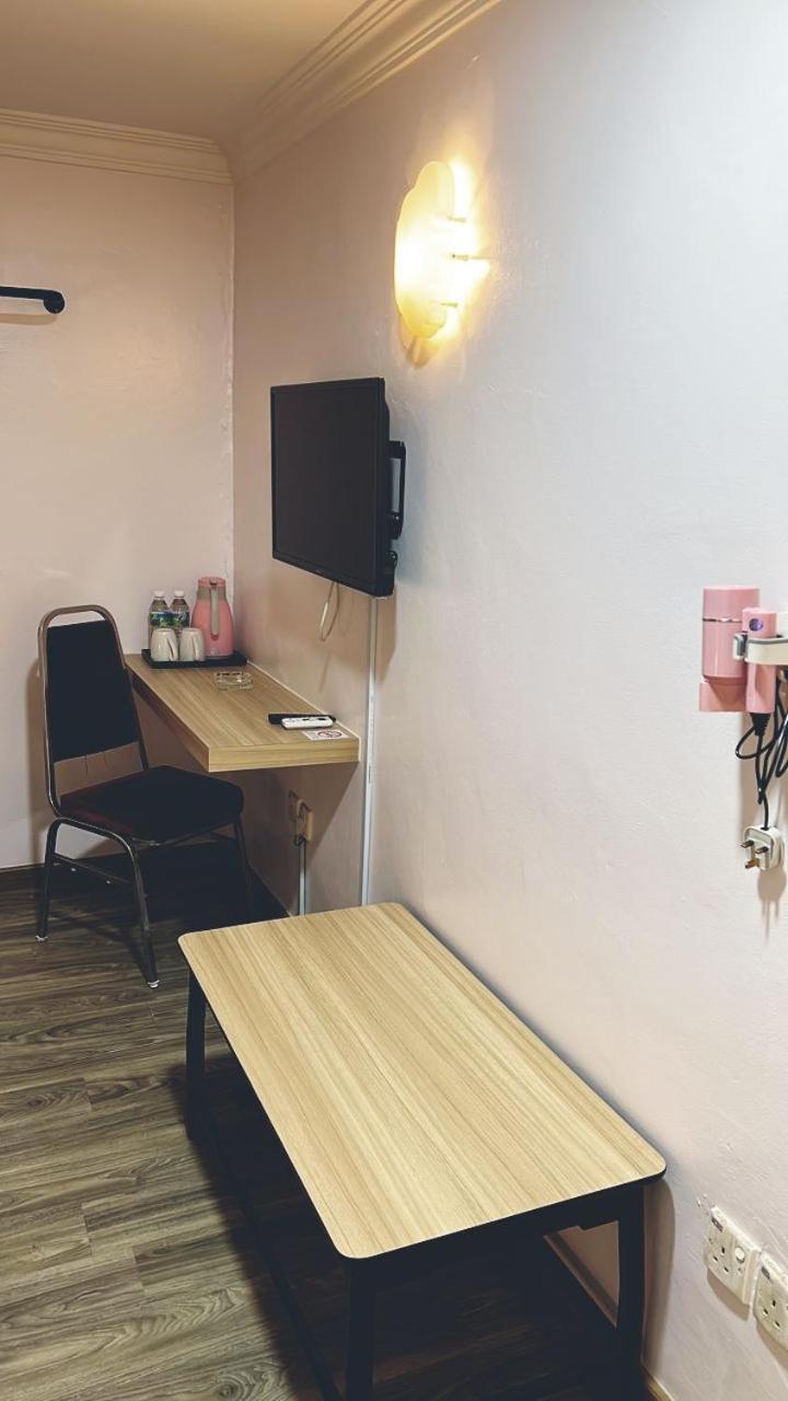 Hotel Ching Hua Segamat Bagian luar foto